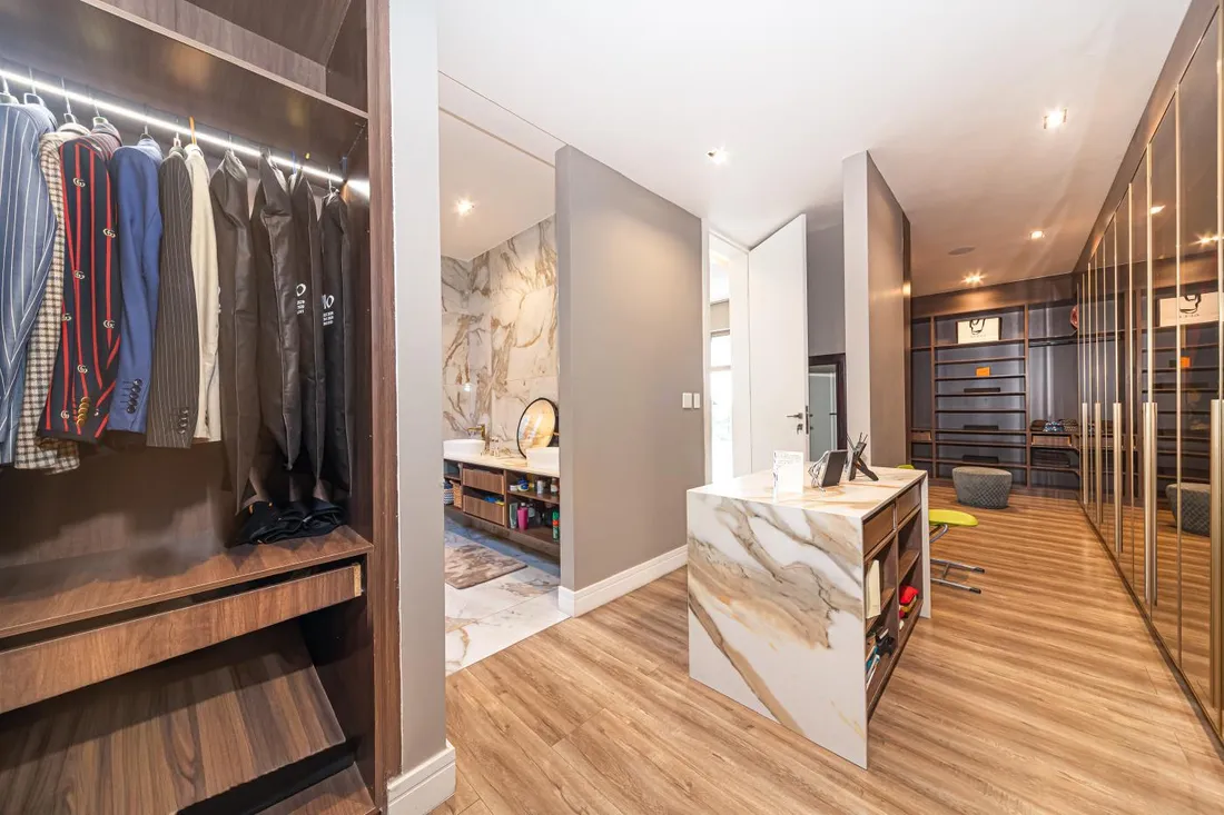 Dressing Space