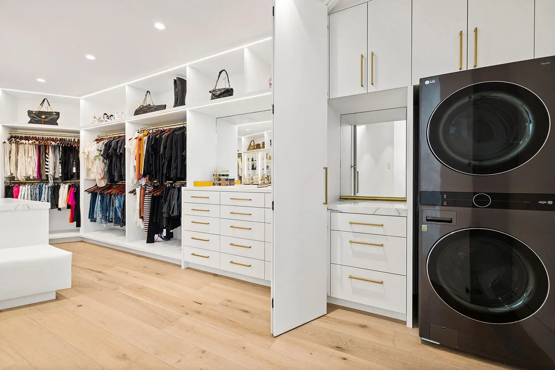 Dressing Space