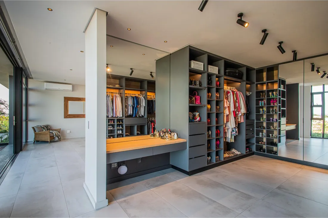 Dressing Space