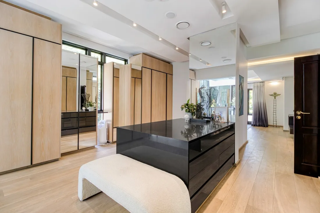Dressing Space