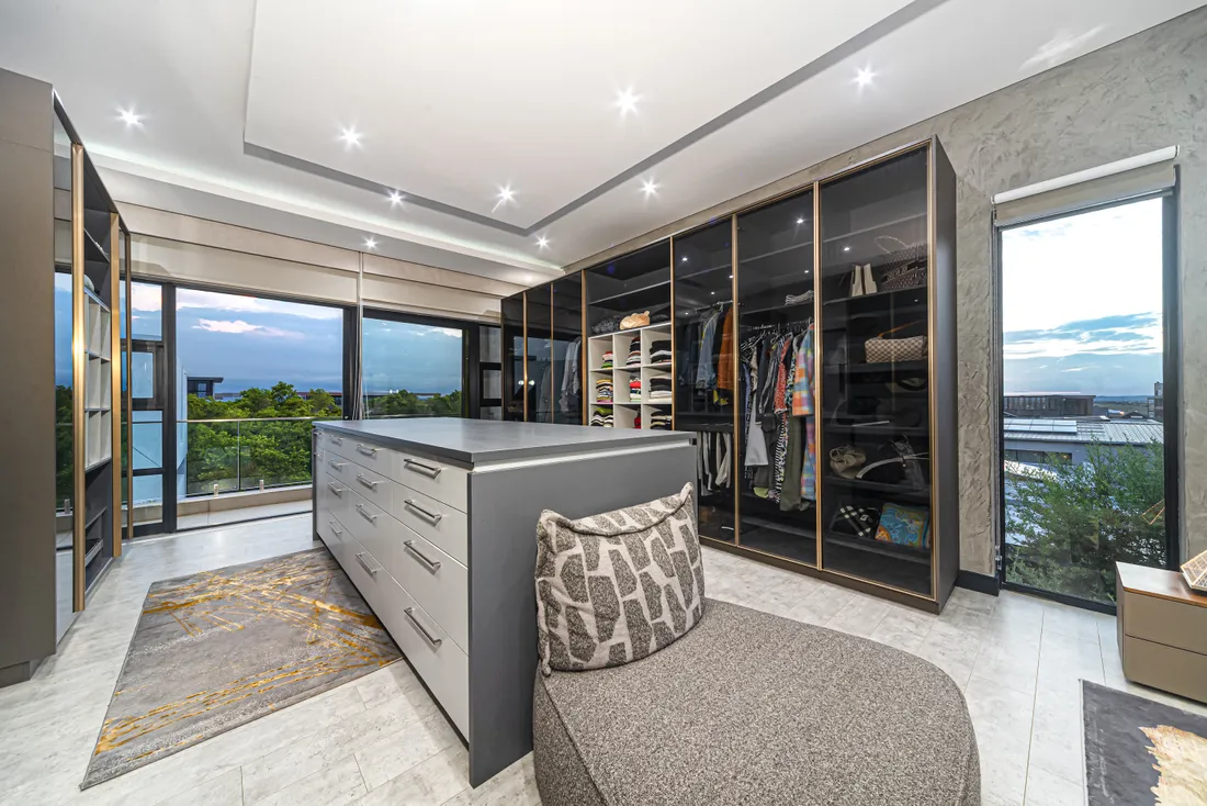 Dressing Space