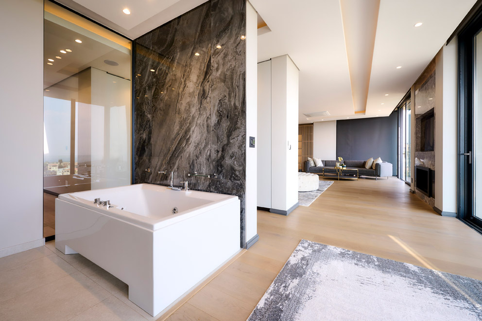 Bathtub