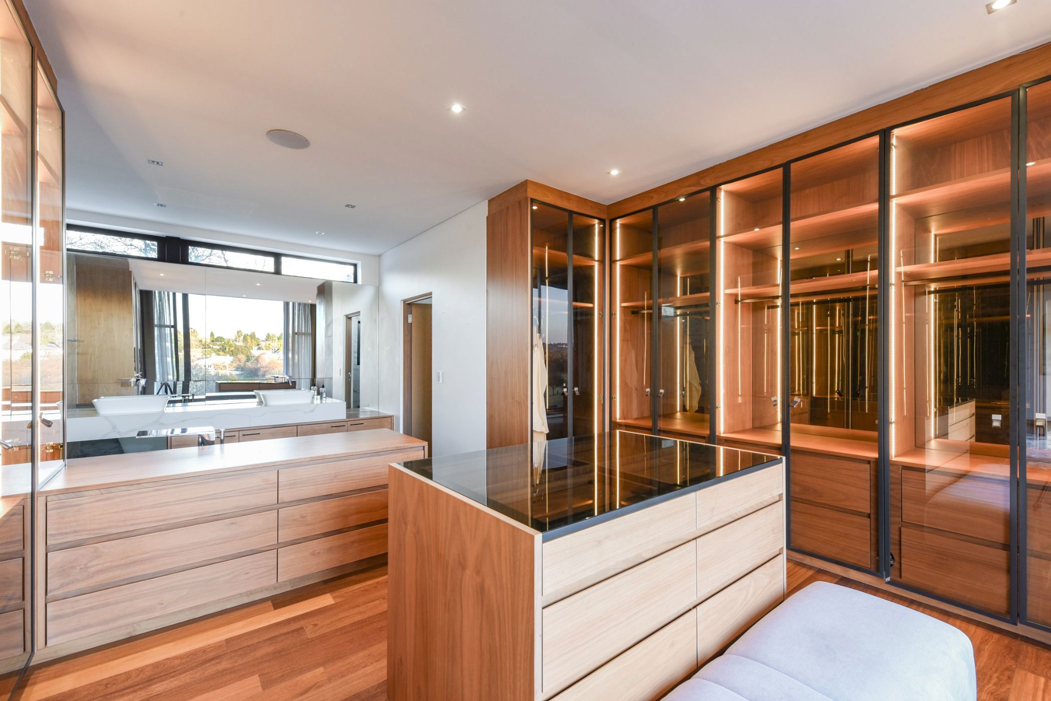 Dressing Space