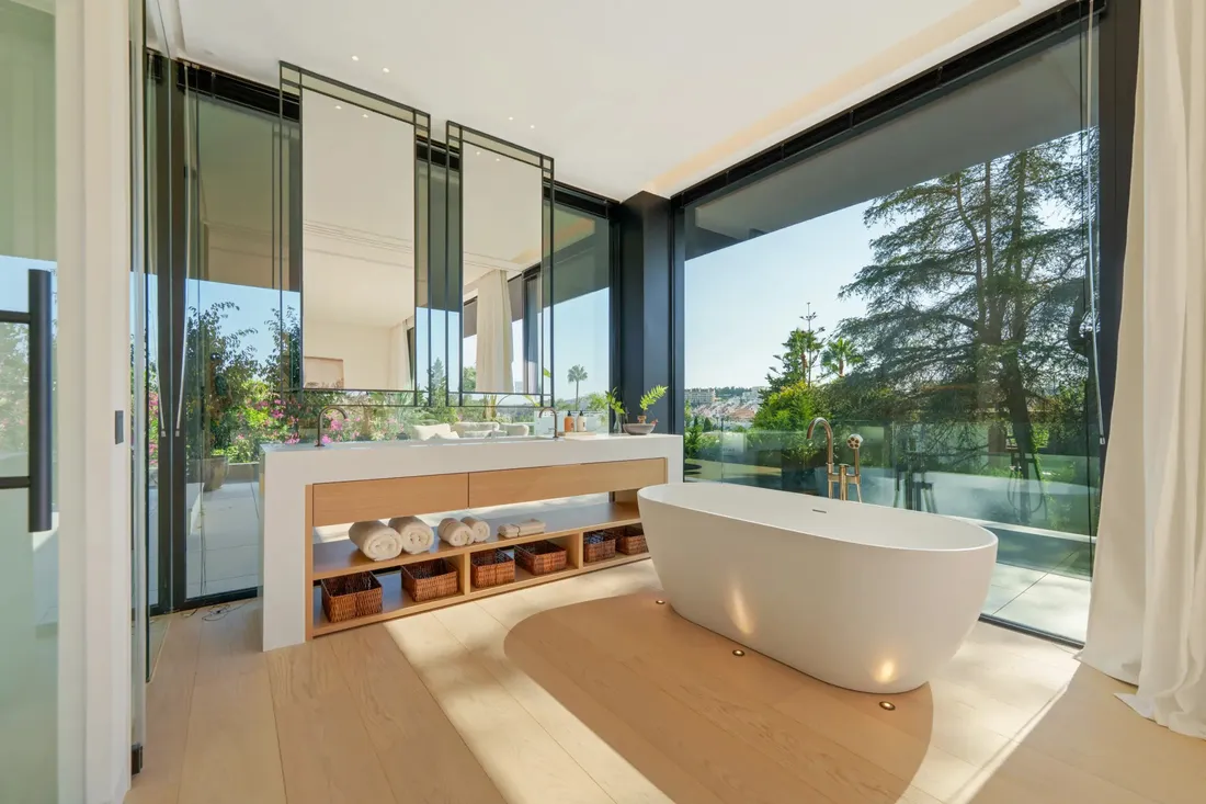 Bathtub