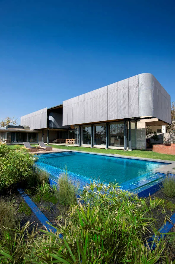 KeyPrice Architecture+ 🇿🇦 Waterfall House 1